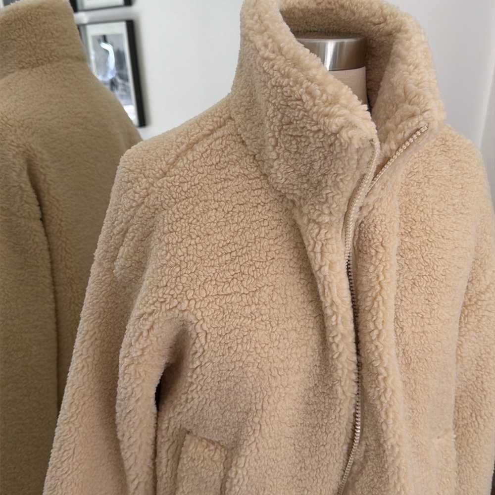 Cozy Cream Sherpa Levi Jacket - Picture 2 of 3